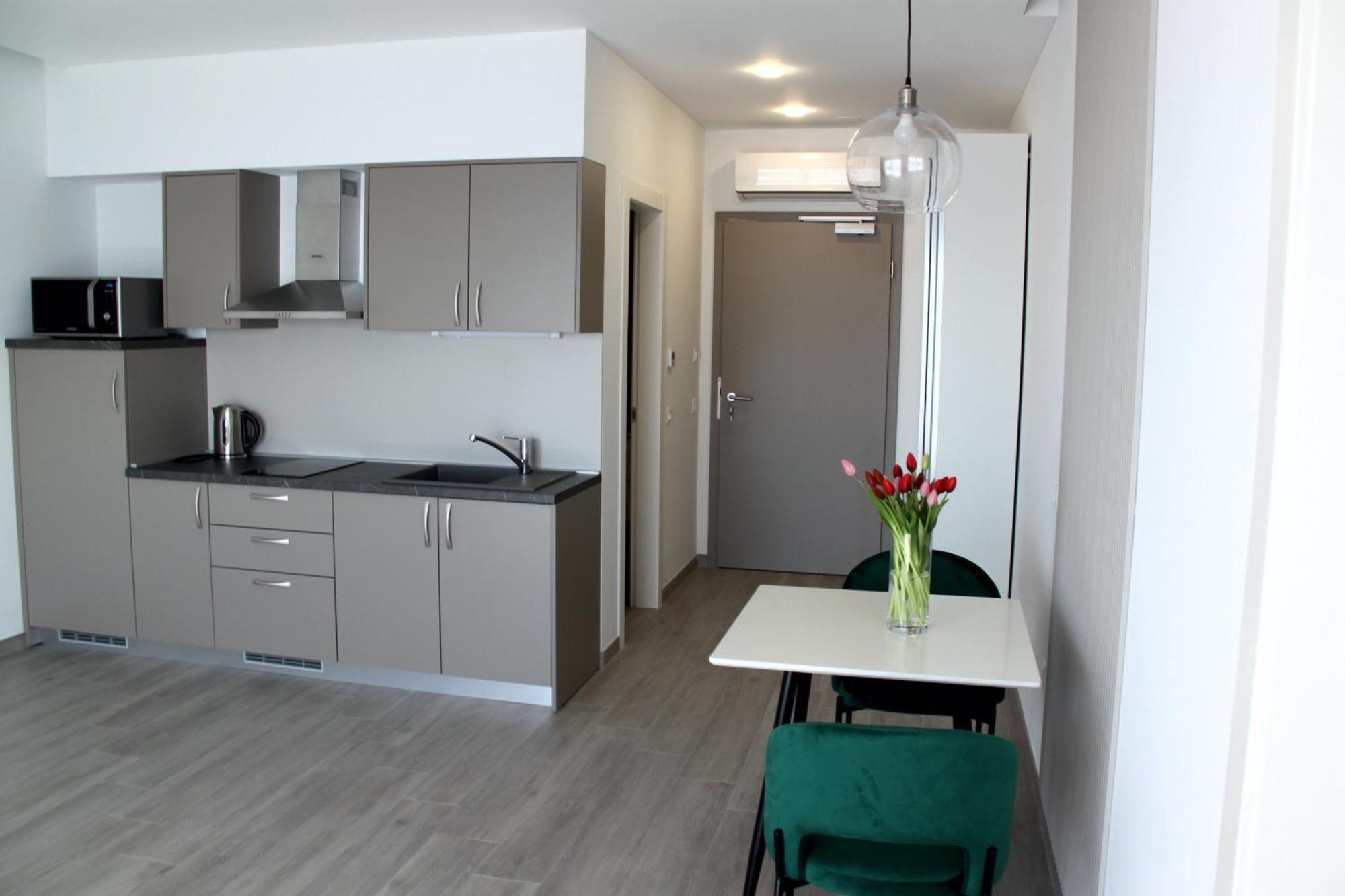 Adria Miris Apartments ドラスニセ エクステリア 写真